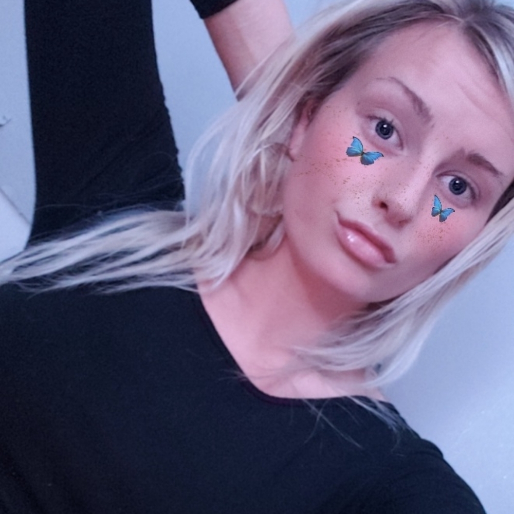 Meet your Posher, Danielle